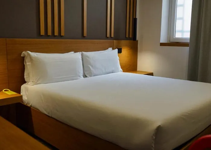 מלון Central Lodge Hotel