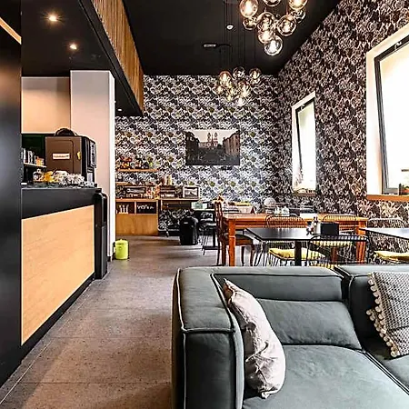 Отель Central Lodge Hotel 3*