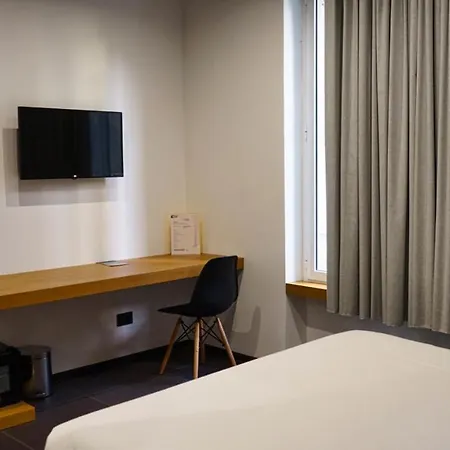 Central Lodge Hotel 3*